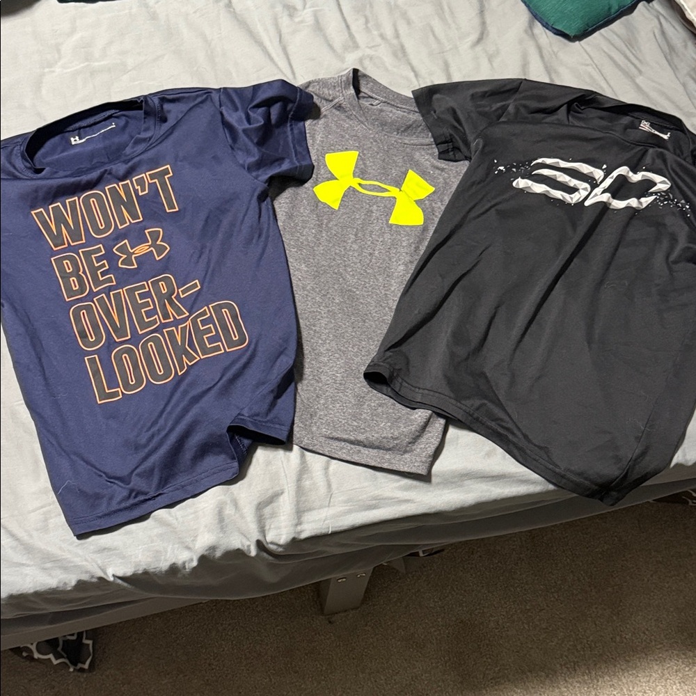 Lot - Under Armour Kids Tees - Navy, Gray, Black